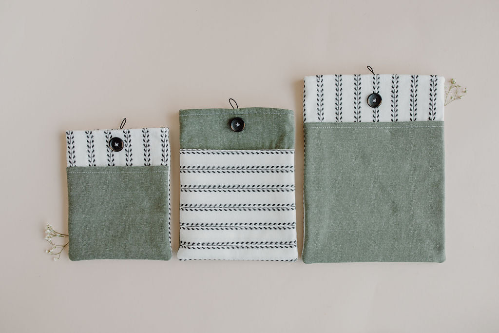 Unique Gift for Book Lovers: Handcrafted Book Sleeve with Pocket - A Stylish and Practical Book Protector