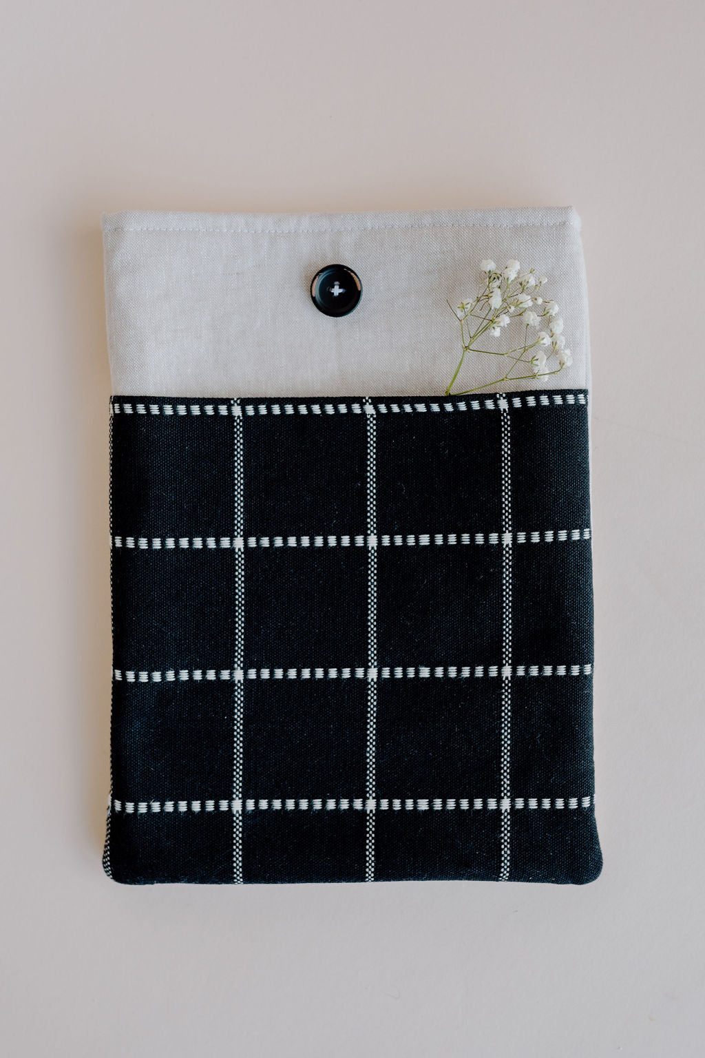 Black Plaid Book Sleeve with Pocket - Book Protector - Book Gift - Book Cover - E-reader Cover - Spring Book Sleeve